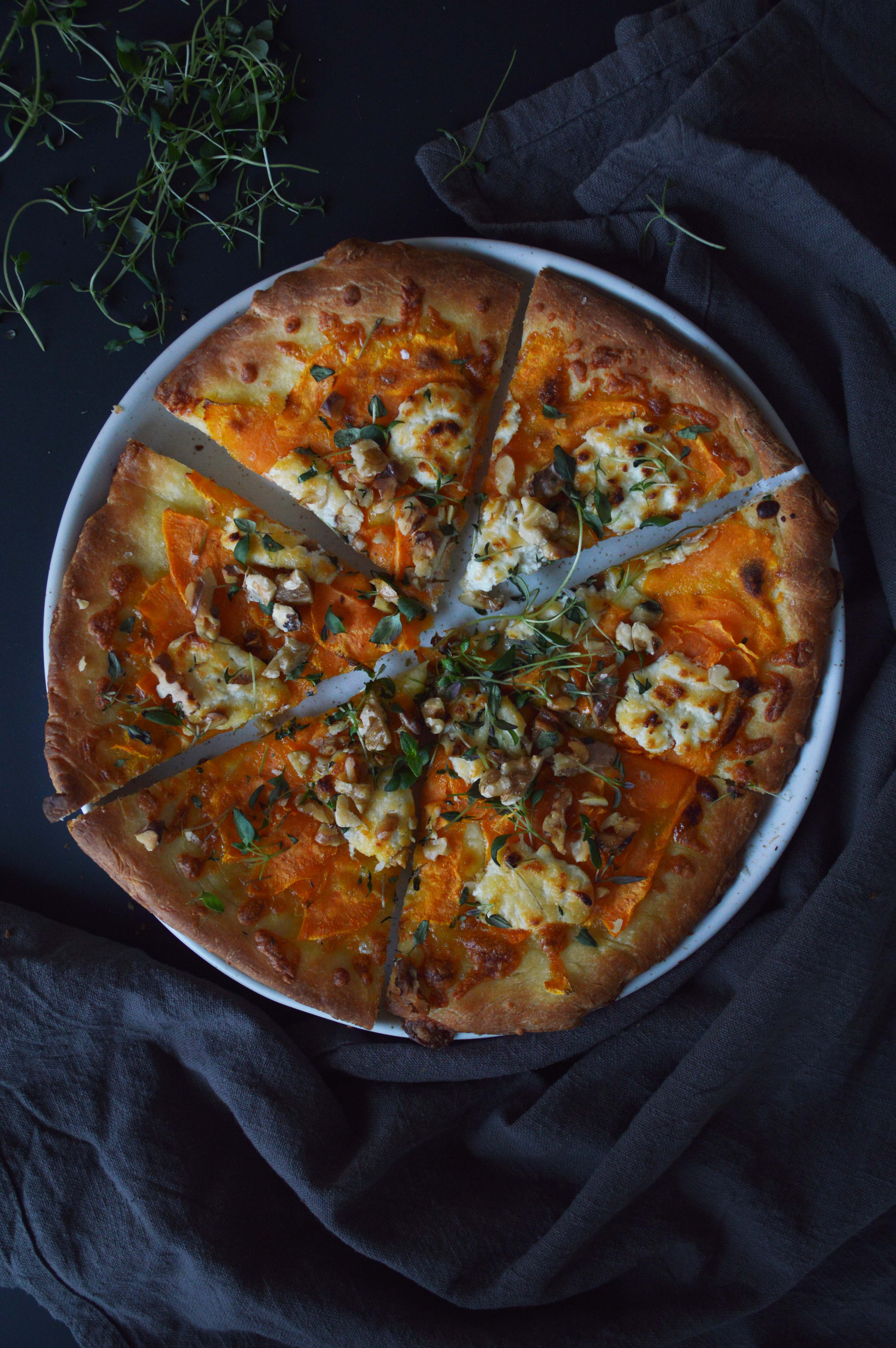 <orangeHeader>Sweet Potato Pizza</orangeHeader> <br><br>
															 The friday night luxery dinner in a quick and easy format, cause really who has time and energy to cook after an entire week.
															 <br><br>
																Making delicous food shouldn't be complicated or take time. So share this with your friends at afterwork or eat the
																whole thing infront of your favorite movie, I promise you will love it either way.
															<br><br>
															<b>Full recipe available in the app but here is the basic break down:</b>
															<br><br>
															<b>1.</b> Get one predone pizza dough from the store
															<br>
															<b>2.</b> Brush with olive oil and put a layer of shredded mozzarella on top
															<br>
															<b>3.</b> Cut some sweet potato thinly and layer on the pizza, top with chevre, walnuts and honey